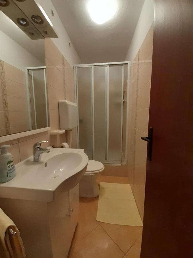 Apartment Španjol Anka Rab Town Bagian luar foto